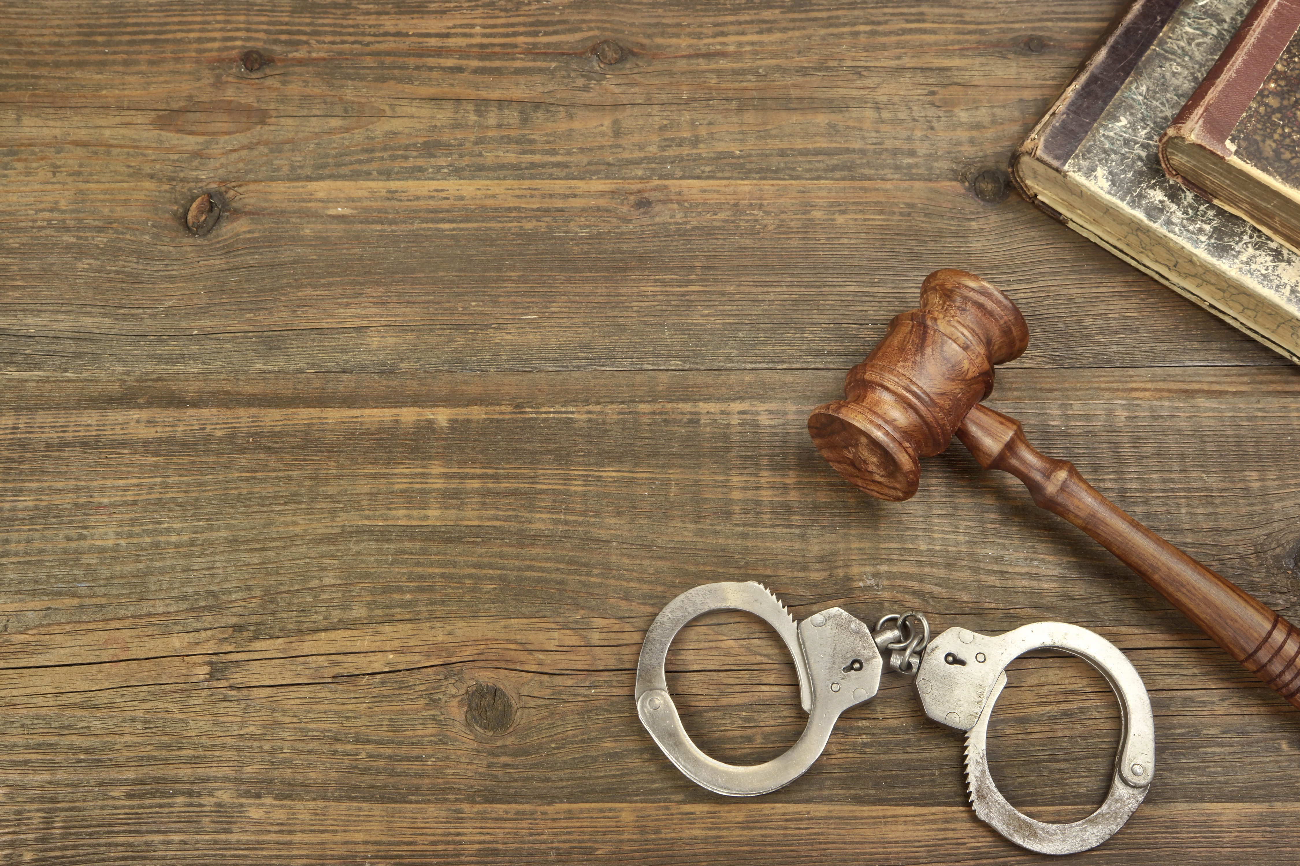 3 Attributes to Look for in the RIGHT Criminal Defense Lawyer