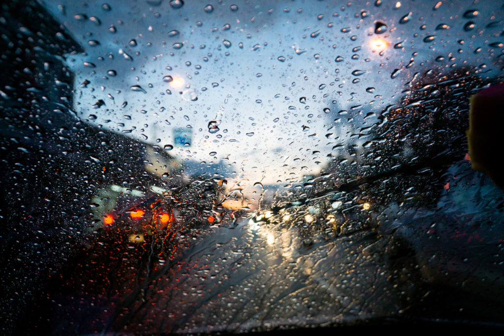 Drizzle,On,The,Windshield,In,The,Evening.